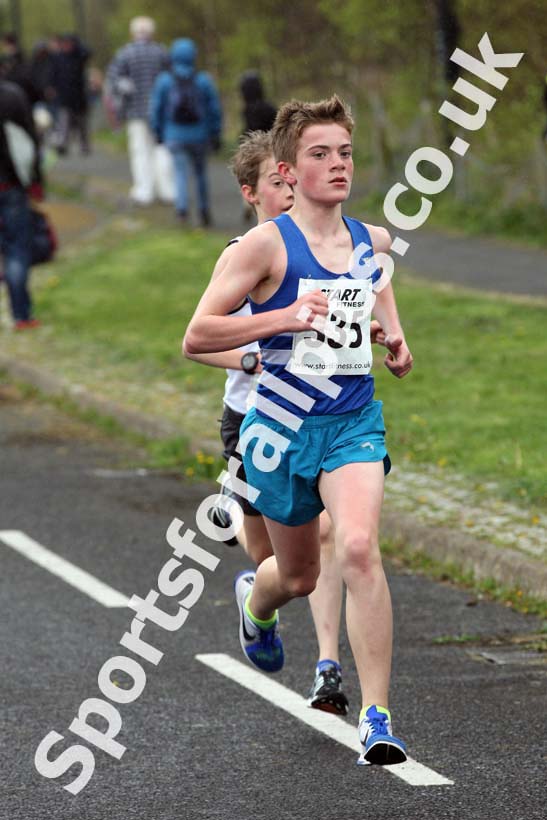 Boys and girls under-15s, Elswick Good Friday Road Races. Photo: David T. Hewitson/Sports for All Pics